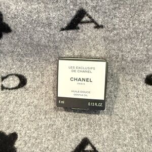 Chanel Huile Douce Gentle oil travel size 4ml